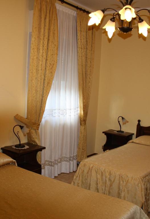 Ai Tre Parchi Bed And Bike Bed & Breakfast Randazzo Room photo