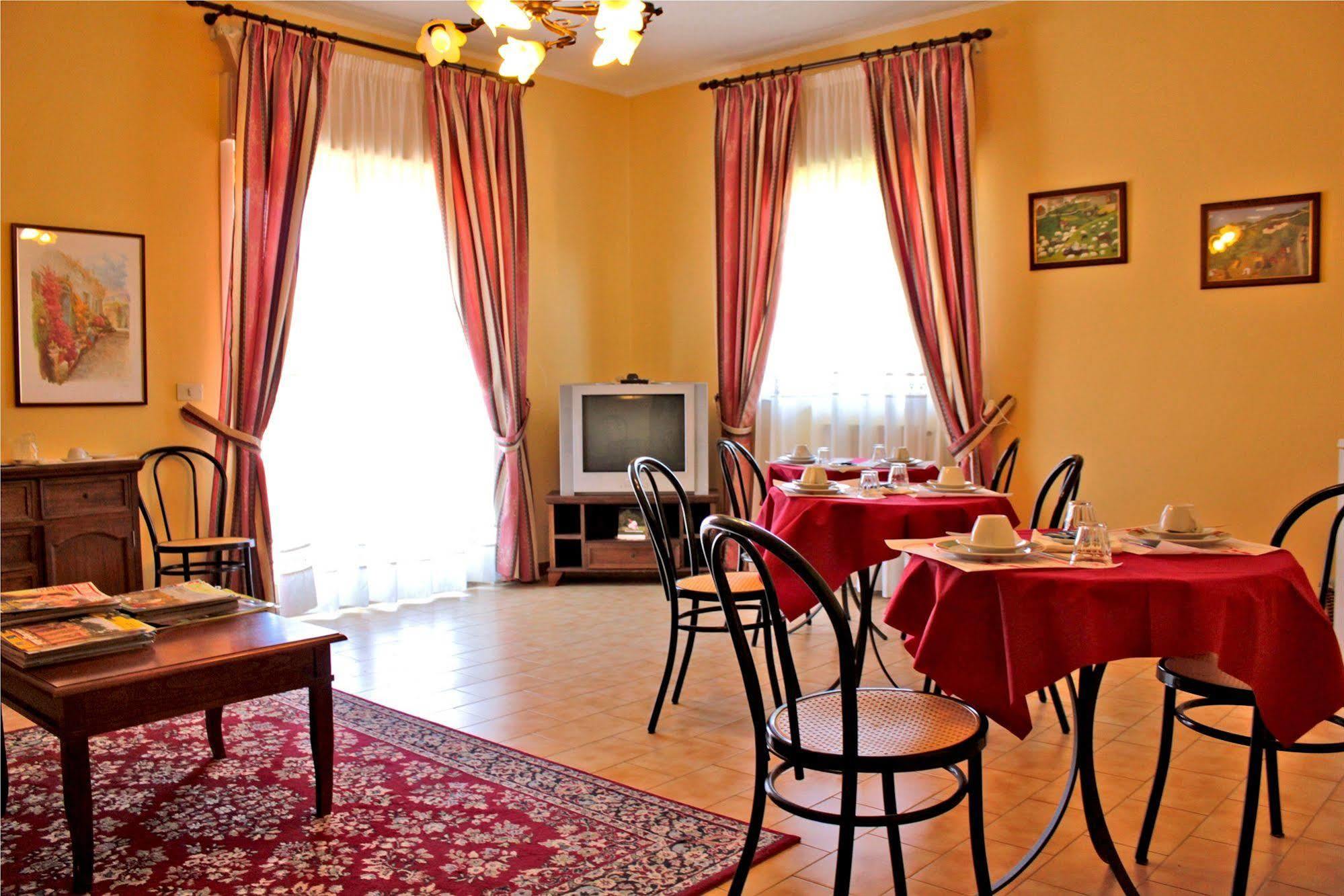 Ai Tre Parchi Bed And Bike Bed & Breakfast Randazzo Exterior photo