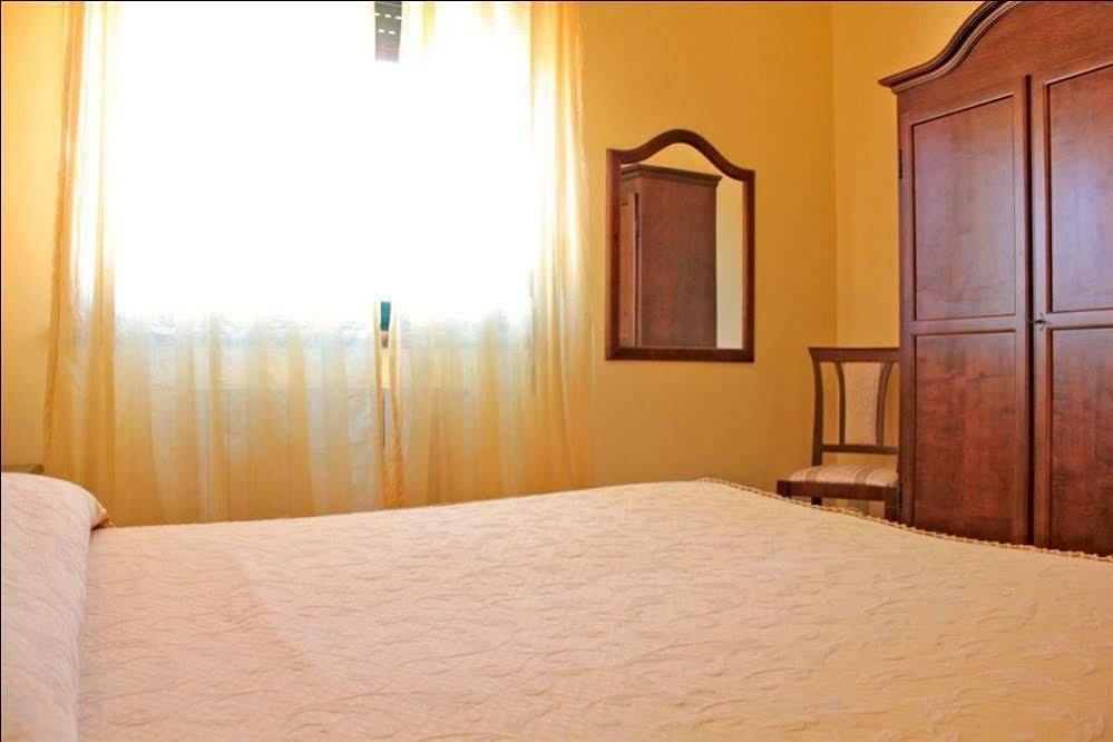 Ai Tre Parchi Bed And Bike Bed & Breakfast Randazzo Exterior photo